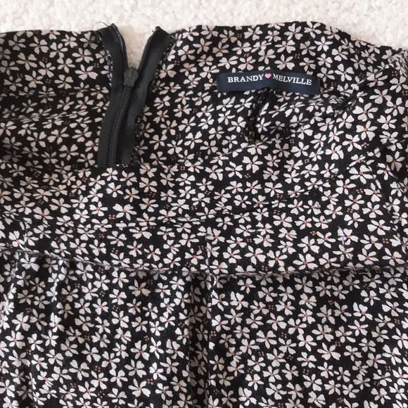brandy melville • flower skirt - Picture 3 of 3